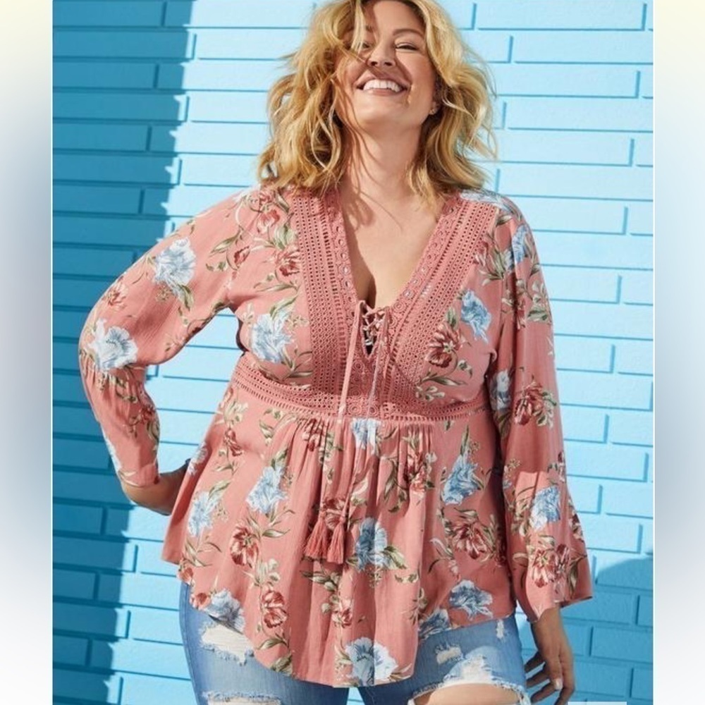 Torrid Boho Babydoll Top Plus Size 5X Pink Floral Tassel Lace Up Crochet